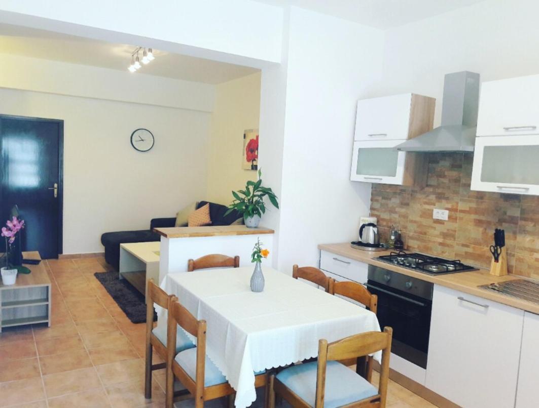 Apartment Nena Near The City Center With Free Parking PUY 외부 사진