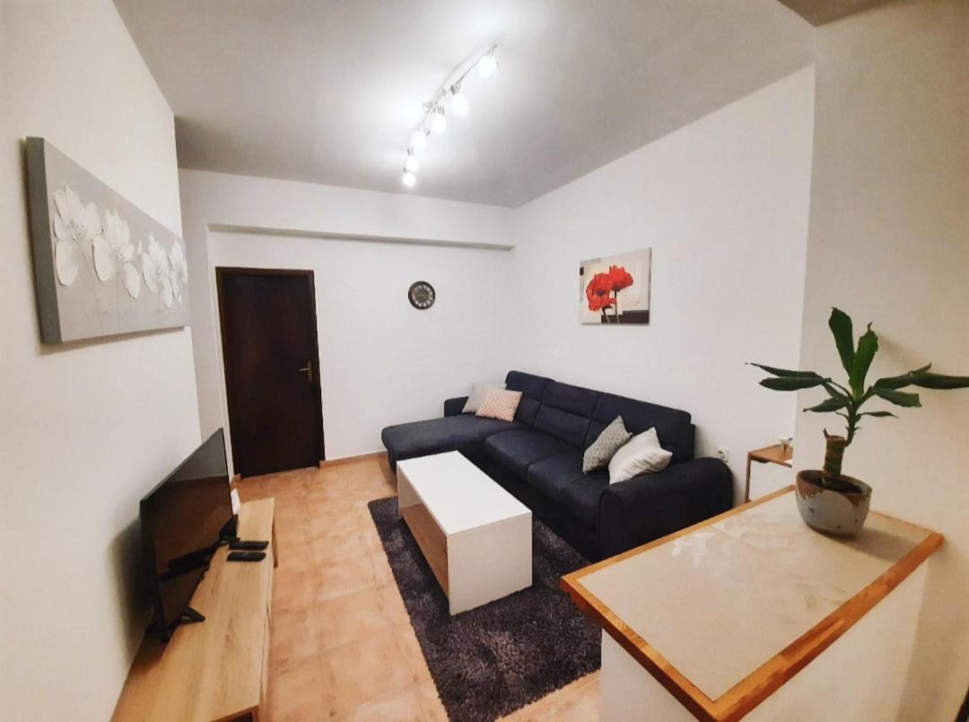 Apartment Nena Near The City Center With Free Parking PUY 외부 사진